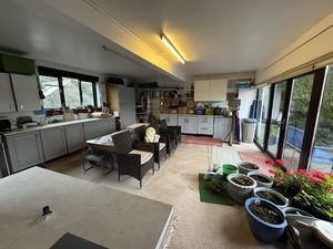 STORE/PREVIOUSLY DOUBLE GARAGE- click for photo gallery